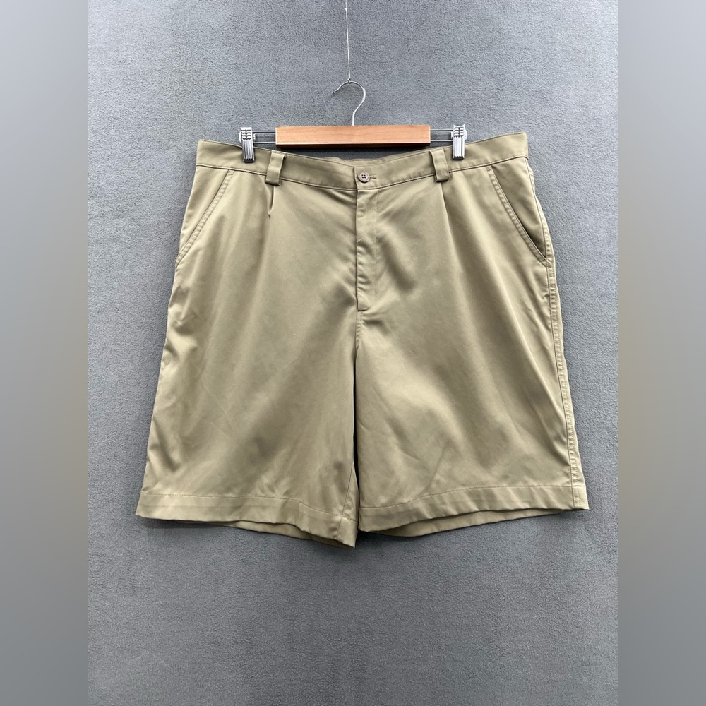 UNDER ARMOUR UA Men’s Size 38 Performance Golf Flat Front Tan Beige Shorts